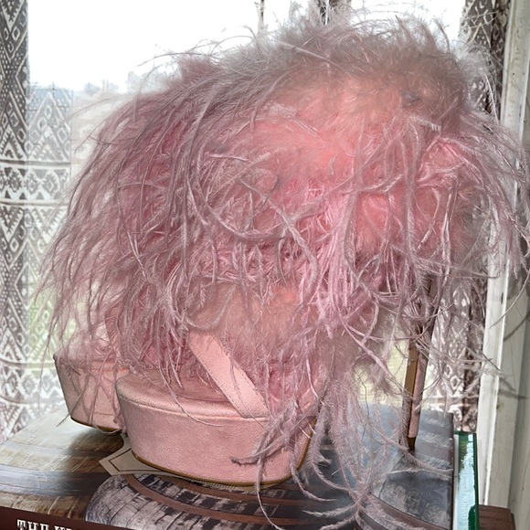 Privileged Chelsea Pink Feather Stiletto Heels Sz 7.5 - Picture 3 of 7